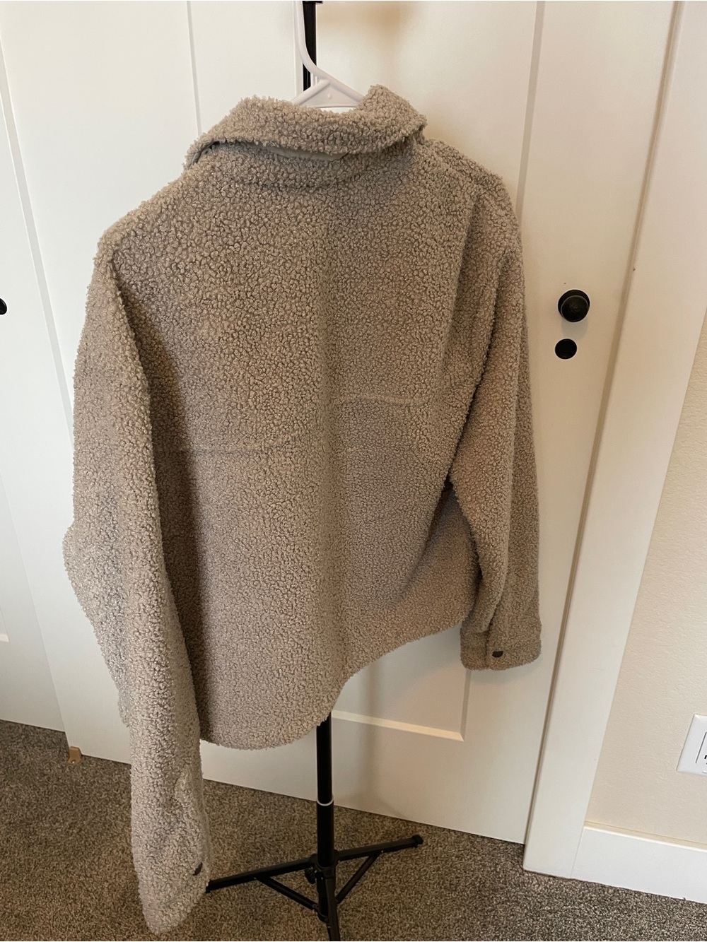 Vuori Cozy Taupe Sherpa Shacket - Picture 5 of 5